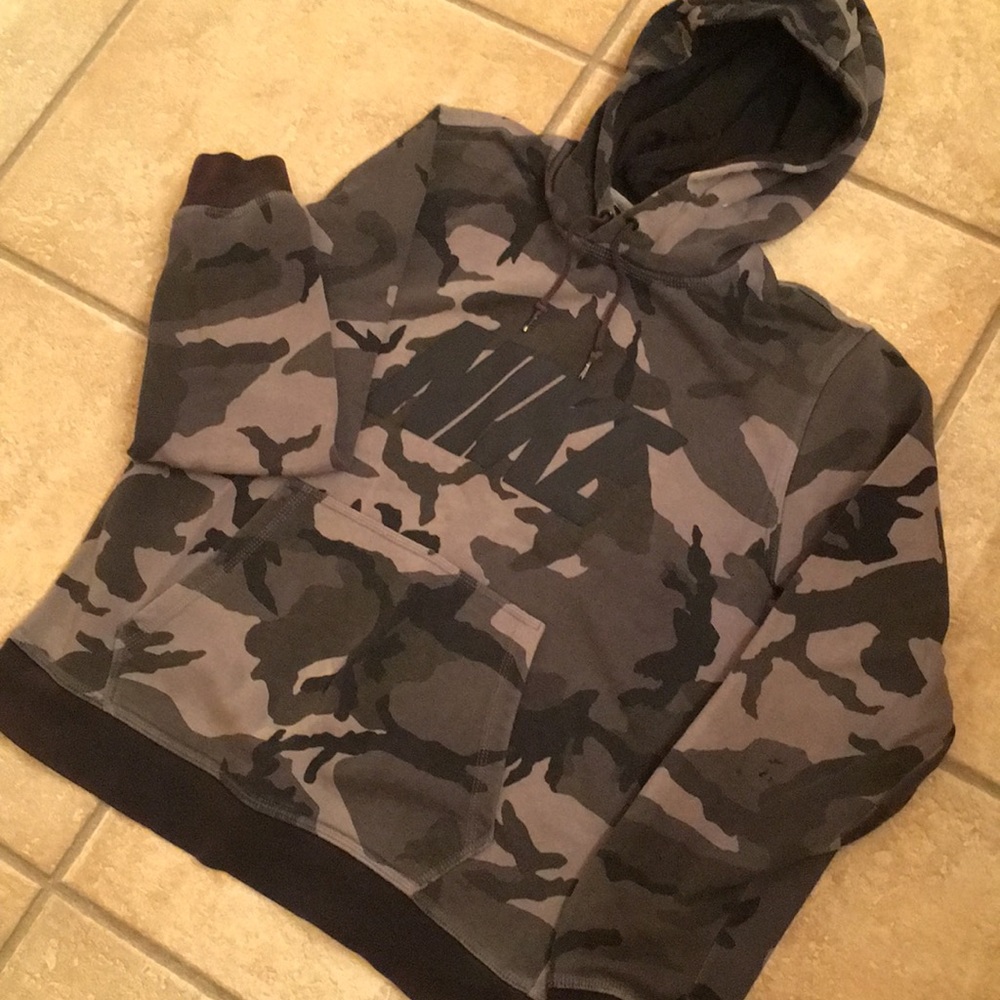 Sweatw/hoodcamo,spot@left elbow priced accordingly